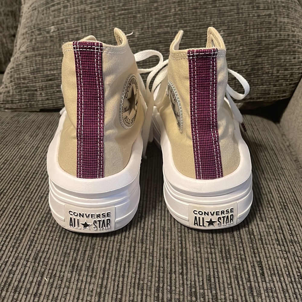 Converse - Picture 3 of 4